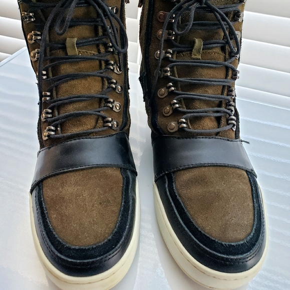 Mens Balmain Luxury Sneakers - Picture 2 of 5